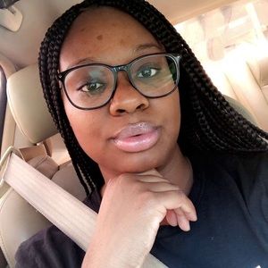 Meet your Posher, Ebony